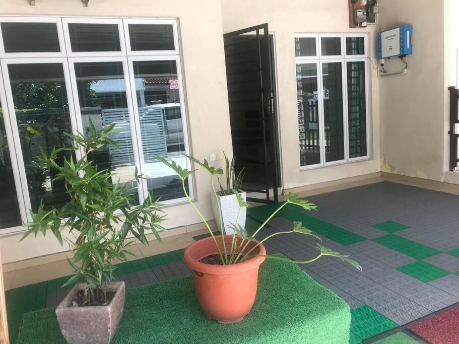 Terrace House Near Stulang Laut Ciq Midvalley Ksl For 7Pax Johor Bahru Dış mekan fotoğraf