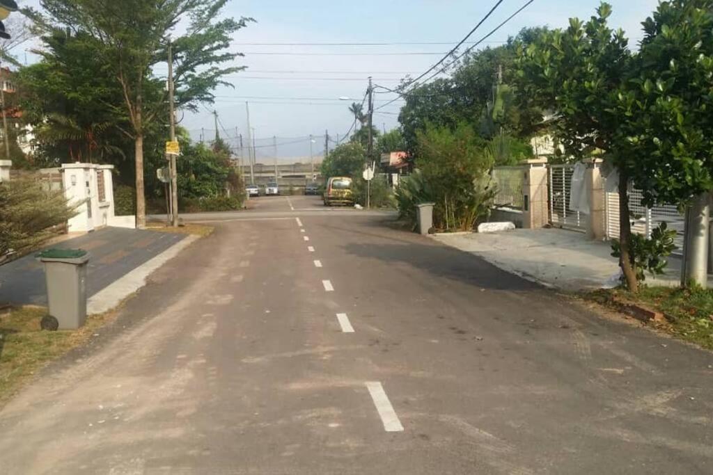 Terrace House Near Stulang Laut Ciq Midvalley Ksl For 7Pax Johor Bahru Dış mekan fotoğraf