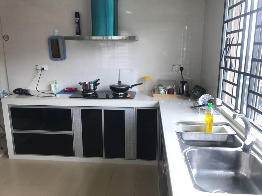 Terrace House Near Stulang Laut Ciq Midvalley Ksl For 7Pax Johor Bahru Dış mekan fotoğraf